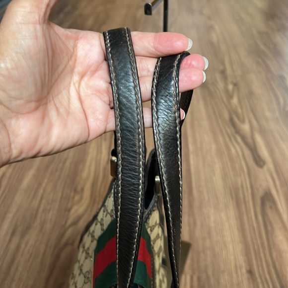 A144 - 💯 % authentic Gucci shoulder bag - Picture 13 of 16